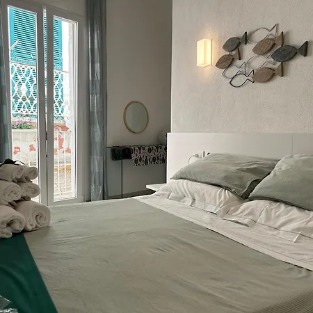 Trame - La Naca Sul Porto Polignano a Mare