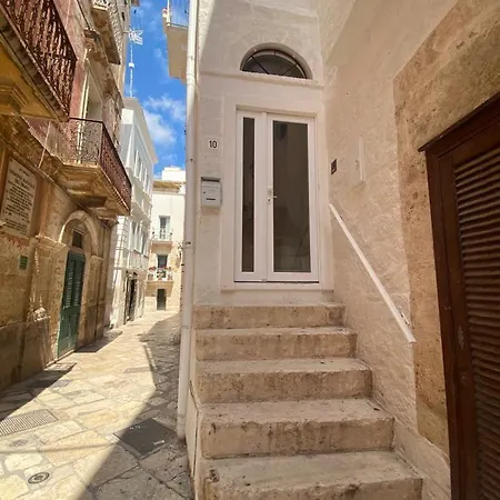 La Naca Sul Porto Polignano a Mare