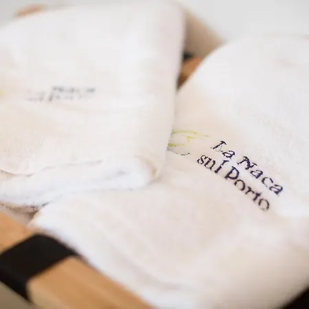 La Naca Sul Porto Bed & Breakfast *